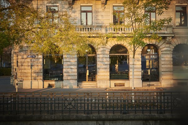 Bar am Wasser by null