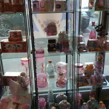 Vivi Bubble Tea Cafe Quincy - They sell cute stuff here. Mugs, plush, watches, clock, piggy bank. - Bubble Tea Near Me - Quincy, Massachusetts Vivi Bubble Tea Cafe Quincy - They sell cute stuff here. Mugs, plush, watches, clock, piggy bank. - Bubble Tea Near Me - Quincy, Massachusetts