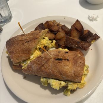 Briarpatch Restaurant - American Near Me - Winter Park, Florida