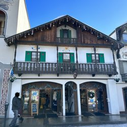 Icicle Creek Clothing - Front of building