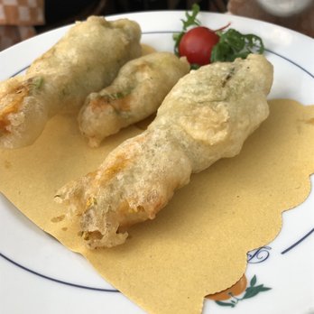 Piccolo Arancio - Fried zucchini flowers with mozzarella cheese - Roman Near Me - Rome, RM Piccolo Arancio - Fried zucchini flowers with mozzarella cheese - Roman Near Me - Rome, RM