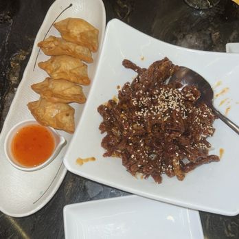 Red Bowl - Crispy Beef and Fried Crab Rangoon - Cantonese Near Me - Brooklyn, New York Red Bowl - Crispy Beef and Fried Crab Rangoon - Cantonese Near Me - Brooklyn, New York