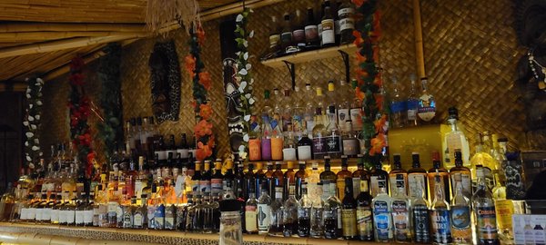 Hala Kahiki Lounge by null