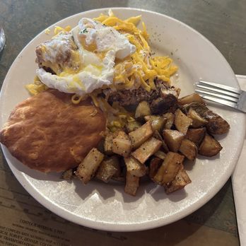 Mariner's Inn - Kickin' Chicken Biscuit - Steakhouses Near Me - Hammond, Louisiana
