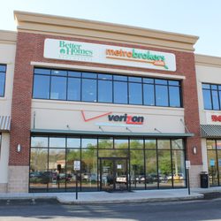 Better Homes and Gardens Real Estate Metro Brokers - Our BHGRE Metro Brokers office in Peachtree City is ready to help you with any of your real estate needs!