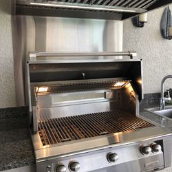 American Grill & Hearth - Alfresco Grill and Falmec Vent Hood, with custom Stainless Steel Backsplash