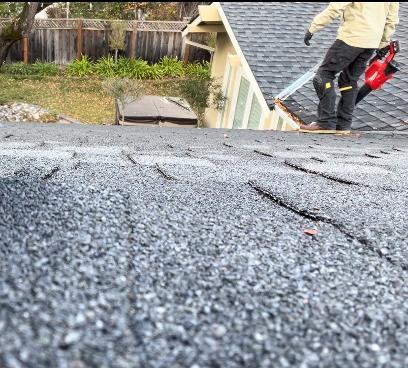 Slide of Skyline Gutter Protection 