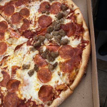 Peter Piper Pizza - Pepperoni Pizza with sausage - Pizza Near Me - El Paso, Texas