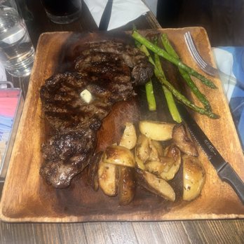 The Pomeroy - Prime rib very good - New American Near Me - Astoria, New York