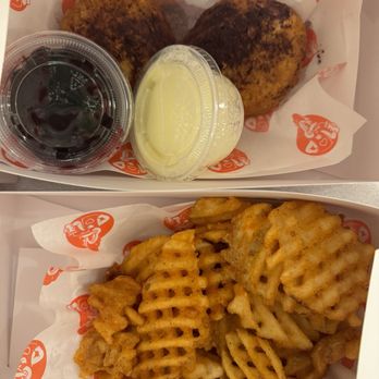 Tender Crush - Top: Boardwalk Donuts with blueberry, lemon and warm custard. Bottom: Williamsburg Waffle Fries. - Chicken Shop Near Me - Las Vegas, Nevada Tender Crush - Top: Boardwalk Donuts with blueberry, lemon and warm custard. Bottom: Williamsburg Waffle Fries. - Chicken Shop Near Me - Las Vegas, Nevada