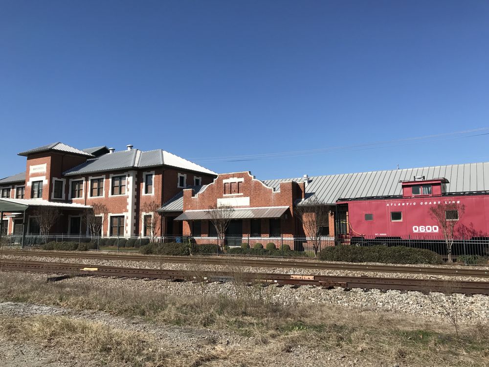 FESPERMAN REAL ESTATE Updated August 2024 47 Photos 315 Plant Ave