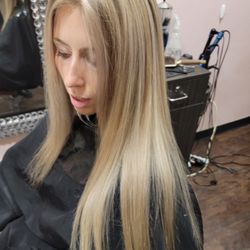 Ana's Glam Palace - Blonde highlights and cut!