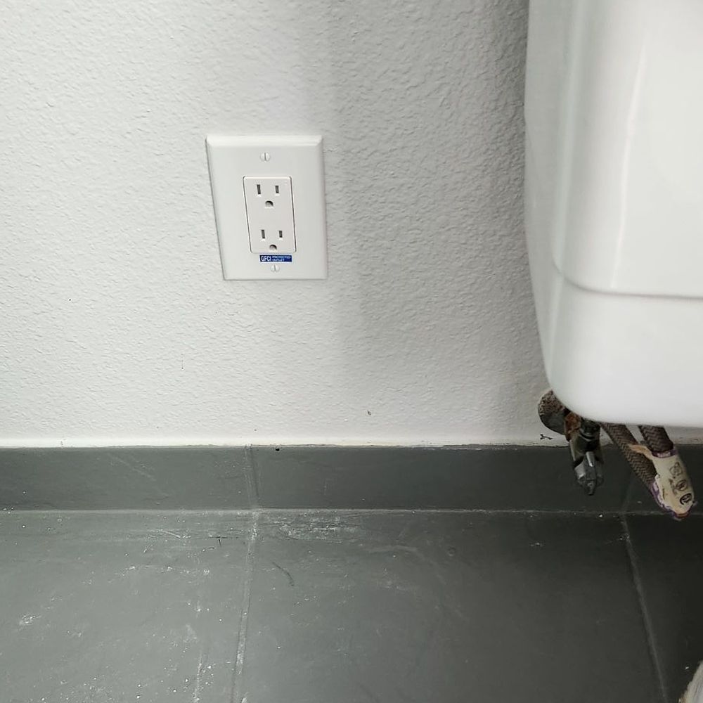 Luminare Electrical - New outlet installed. - Electricians Near Me - Macomb, Missouri Luminare Electrical - New outlet installed. - Electricians Near Me - Macomb, Missouri