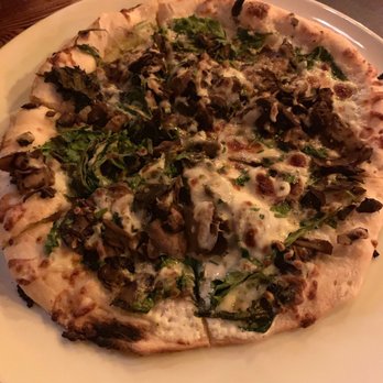 Bacari GDL - smoked mushroom pizza - Mediterranean Near Me - Glendale, California