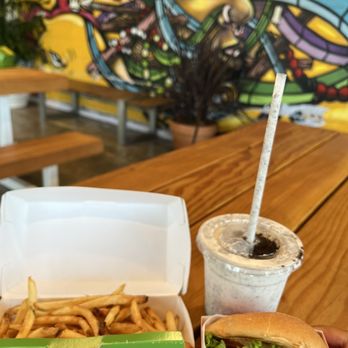 Plantees - Regular fries, Oreo shake, single burger - Burgers Near Me - Orlando, Florida Plantees - Regular fries, Oreo shake, single burger - Burgers Near Me - Orlando, Florida
