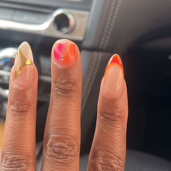 Gossip & Nail Spa - Broken nail less than 24 hours after. - Eyelash Service Near Me - Pittsburgh, Pennsylvania