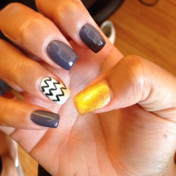 Sunset Nails - Beautiful chevron print - Nail Salons Near Me - San Francisco, California