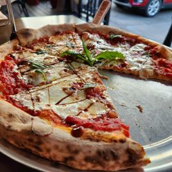 Classic Crust Pizza Bar - Margherita Pizza and Gluten-free Veg Pizza