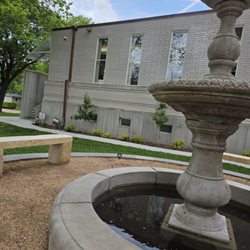 Nicholas P Sims Library & Lyceum Central Library - Outdoor seating area