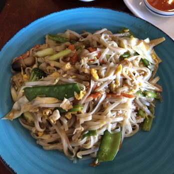 Siam Thai Bistro - Veggie pad Thai - Thai Near Me - Bradenton, Florida