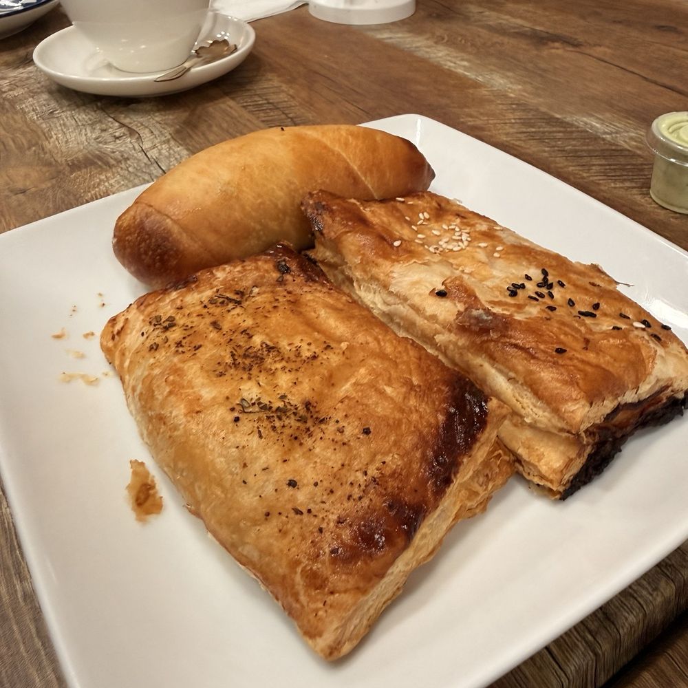 Mao’s Bakery - Cachito / Kolache y Hojaldre (Puff Pastry) - Coffee & Tea Near Me - Houston, Texas Mao’s Bakery - Cachito / Kolache y Hojaldre (Puff Pastry) - Coffee & Tea Near Me - Houston, Texas