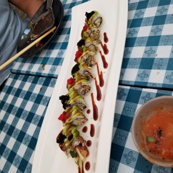 Raiz Kitchen Sushi Bar - Caterpillar - Sushi Bars Near Me - Chicago, Illinois