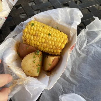 Surf's Up - Mount Prospect - Sides of corn and boiled potatoes - Seafood Near Me - Mount Prospect, Illinois Surf's Up - Mount Prospect - Sides of corn and boiled potatoes - Seafood Near Me - Mount Prospect, Illinois
