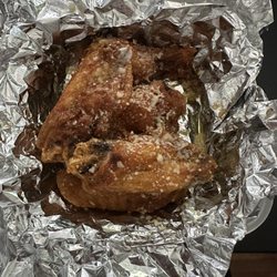 Maxim's Pizza - Hot garlic parmigiana chicken wings