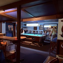 Scottish Dave's Pub - Pool table