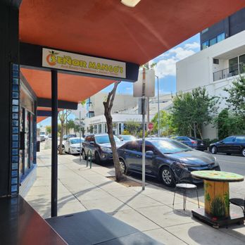 Señor Mango’s - Looking out from indoor seating area. - Juice Bars & Smoothies Near Me - San Diego, California Señor Mango’s - Looking out from indoor seating area. - Juice Bars & Smoothies Near Me - San Diego, California