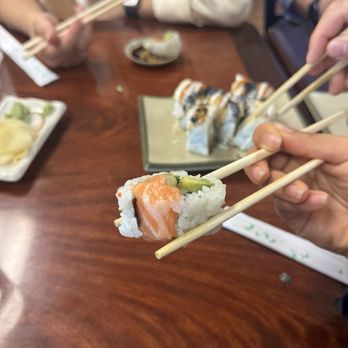 Davis Sushi & Fusion - alaskan roll - Sushi Bars Near Me - Davis, California
