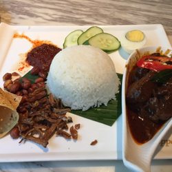 Papparich - Nasi lemak with beef rendang
