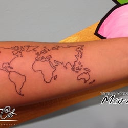 Lucky Cat Tattoo - Tattoostudio | Lucky Cat Tattoo

Arm tatoeage 
"Mijn wereld, Mijn herinnering."