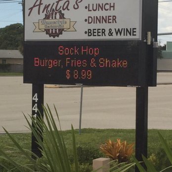 Anita's Restaurant - They don't serve dinner - American Near Me - Nokomis, Florida