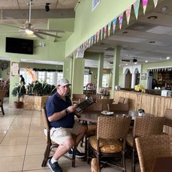 Nipa Hut Bar & Restaurant - View of restaurant