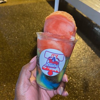 IT'Z A Philly Thing - Tropical berry & strawberry lemonade scoop - Food Trucks Near Me - Nashville, Tennessee IT'Z A Philly Thing - Tropical berry & strawberry lemonade scoop - Food Trucks Near Me - Nashville, Tennessee