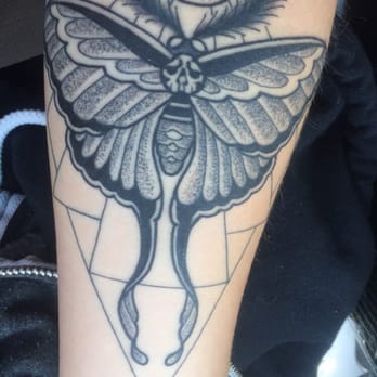Broken Dagger Tattoo Parlor - Tattoo Near Me - Las Vegas, Nevada