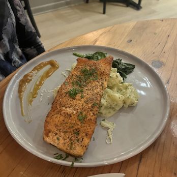 Porta 23 - Salmon - Cocktail Bars Near Me - Astoria, New York
