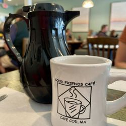 Good Friends Cafe - Nice carafe of hot tea