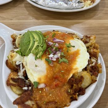 Broken Yolk Cafe - Ranchero Skillet - Breakfast & Brunch Near Me - La Verne, California Broken Yolk Cafe - Ranchero Skillet - Breakfast & Brunch Near Me - La Verne, California