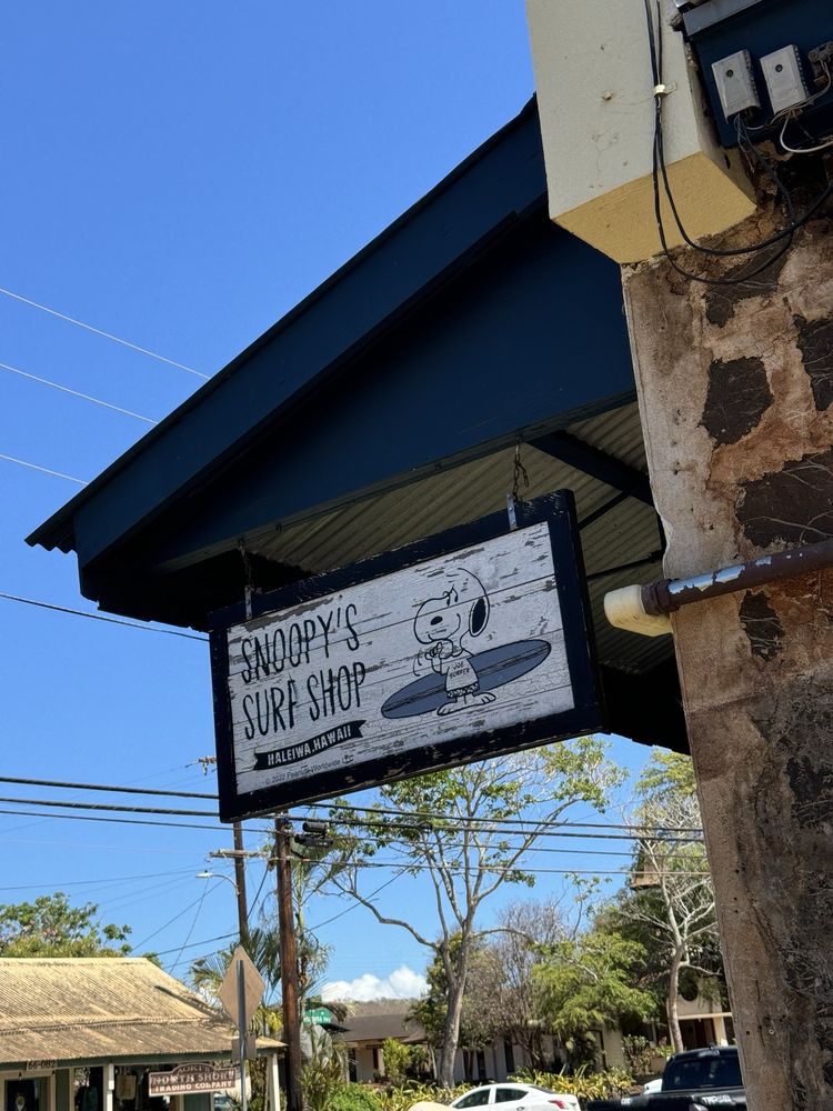 Snoopy's Surf Shop