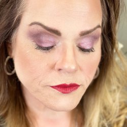 Beauty Blowout Bar - Loving the purples.