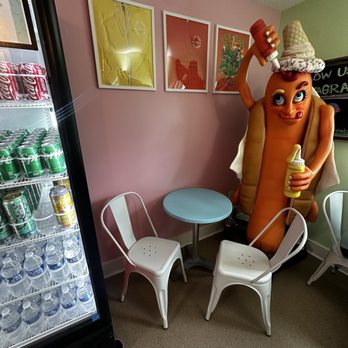 Cone Heads Ice Cream - Indoor Seating - Ice Cream & Frozen Yogurt Near Me - St. Augustine, Florida