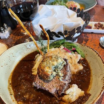 Desert Bistro - Gorgonzola crusted Beef Tenderloin - New American Near Me - Moab, Utah