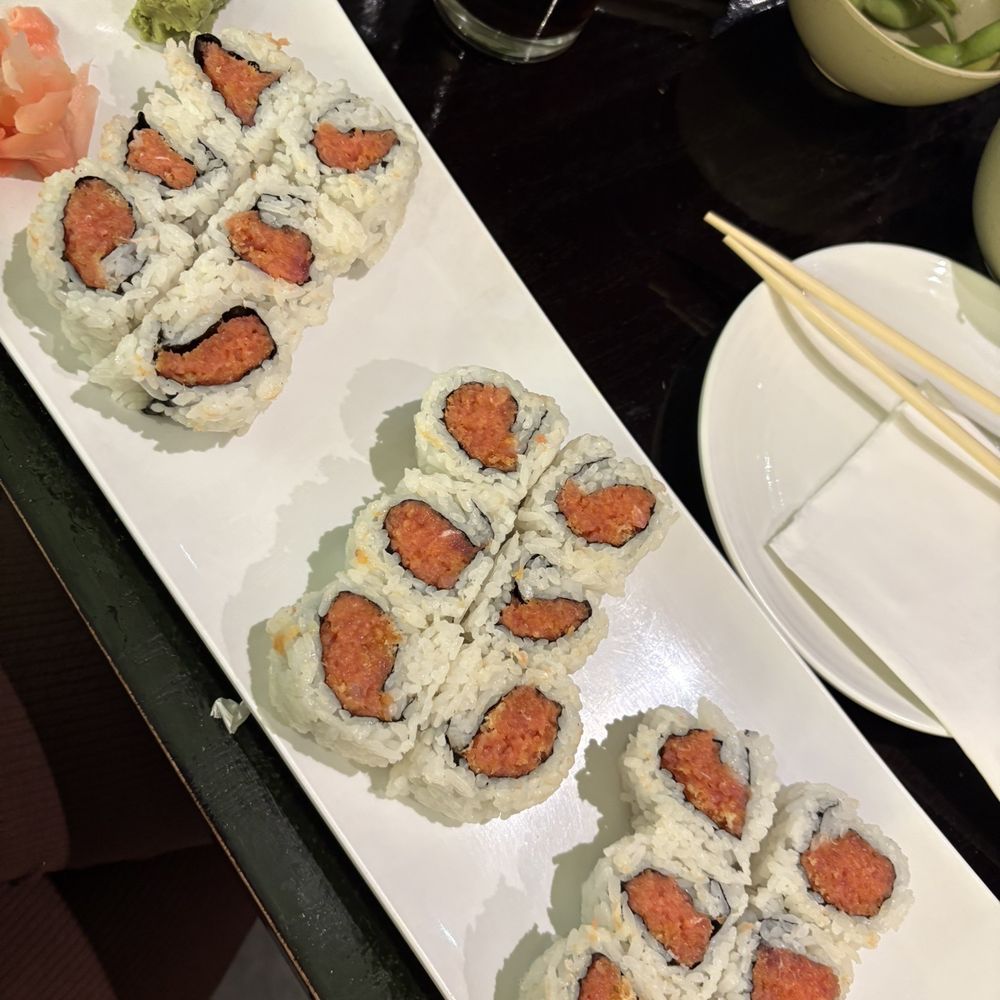 Sushi Naper - Spicy Tuna Maki - Sushi Bars Near Me - Naperville, Illinois Sushi Naper - Spicy Tuna Maki - Sushi Bars Near Me - Naperville, Illinois