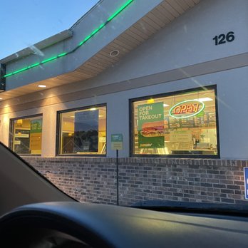 Subway - a car driving past a subway restaurant - Fast Food Near Me - Mazomanie, Wisconsin Subway - a car driving past a subway restaurant - Fast Food Near Me - Mazomanie, Wisconsin
