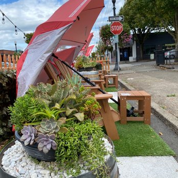 Syndicate Wine Bar - Adorable outdoor "cabanas" OMG cozy and comfy!! - Wine Bars Near Me - Beaverton, Oregon