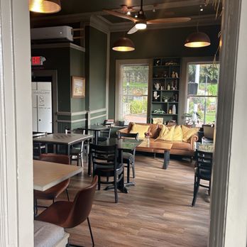 LuAnn's Bakery & Cafe - Dining area - Bakeries Near Me - Stafford, Connecticut