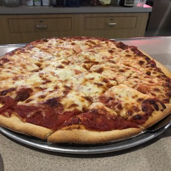 Little Frank's Pizzeria - Pizza Near Me - Burbank, Illinois