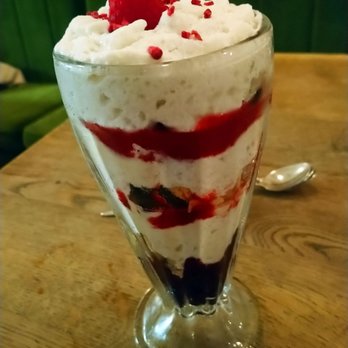 Farmacy - Eton mess sundae - Vegan Near Me - London, XGL